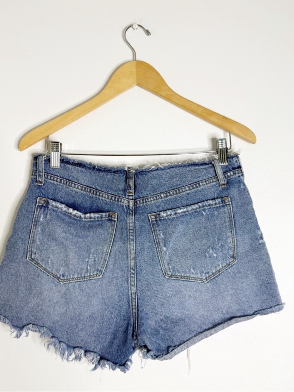 Vervet Blue High Rise Distressed Denim Shorts Medium Wash 7/9 - Picture 2 of 6